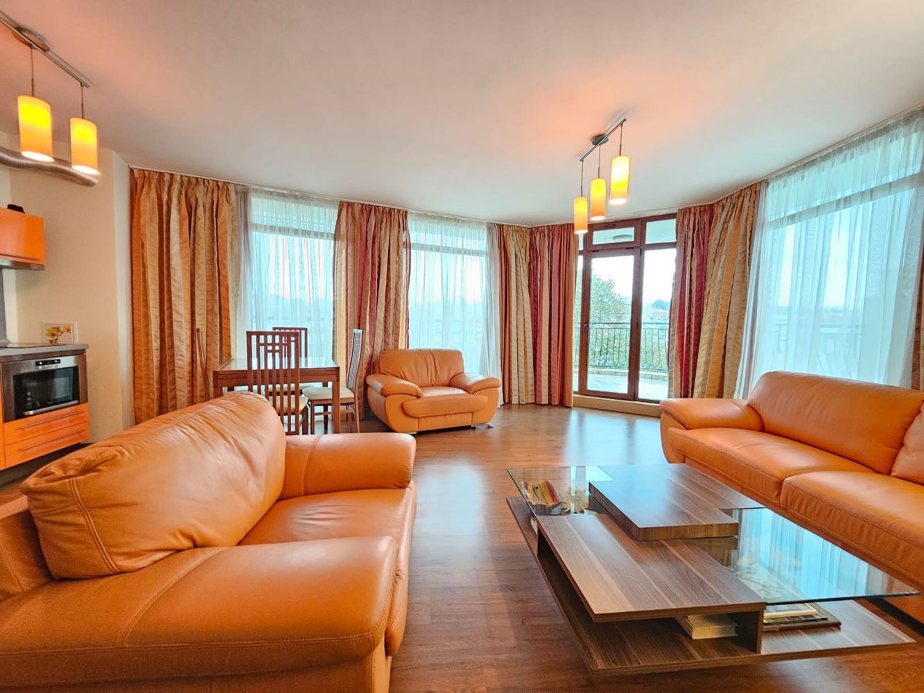 Przestronny apartament z trzema sypialniami na pierwszej linii morza w Sozopolu z wyjątkowym panoramicznym tarasem