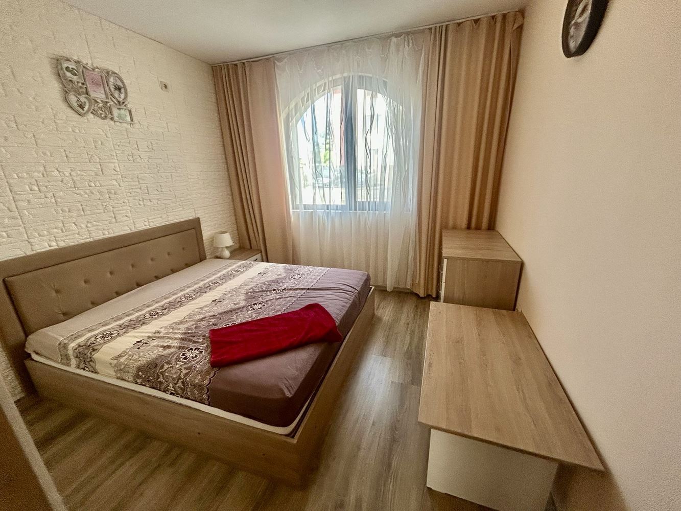 Komfortowy apartament z jedną sypialnią z bezpośrednim wyjściem do basenu w Nesebyrze – wyjątkowo wygodna oferta