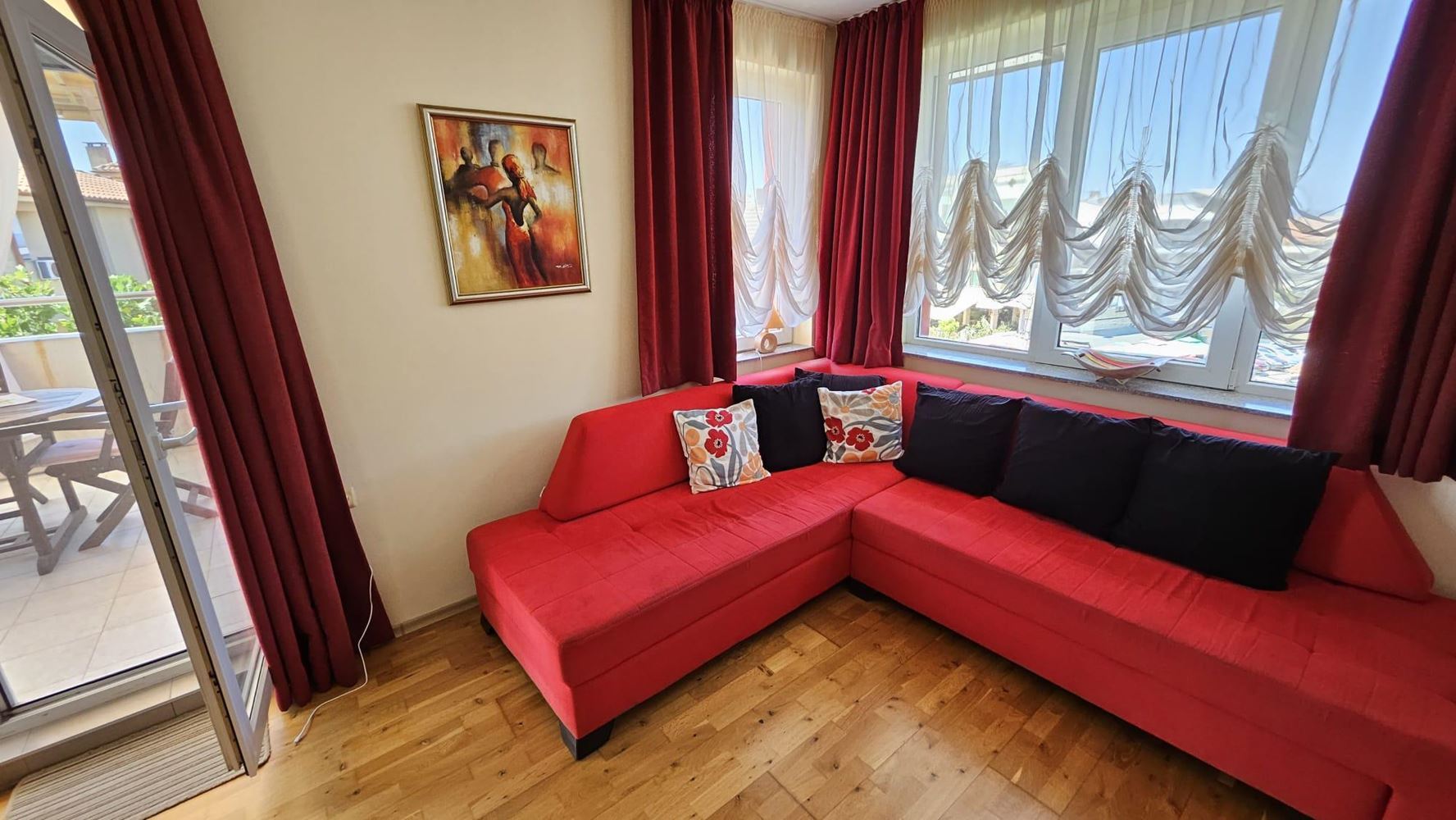 Apartament z dwiema sypialniami w pierwszej linii brzegowej w Kiten z panoramicznym widokiem na morze i imponującymi tarasami
