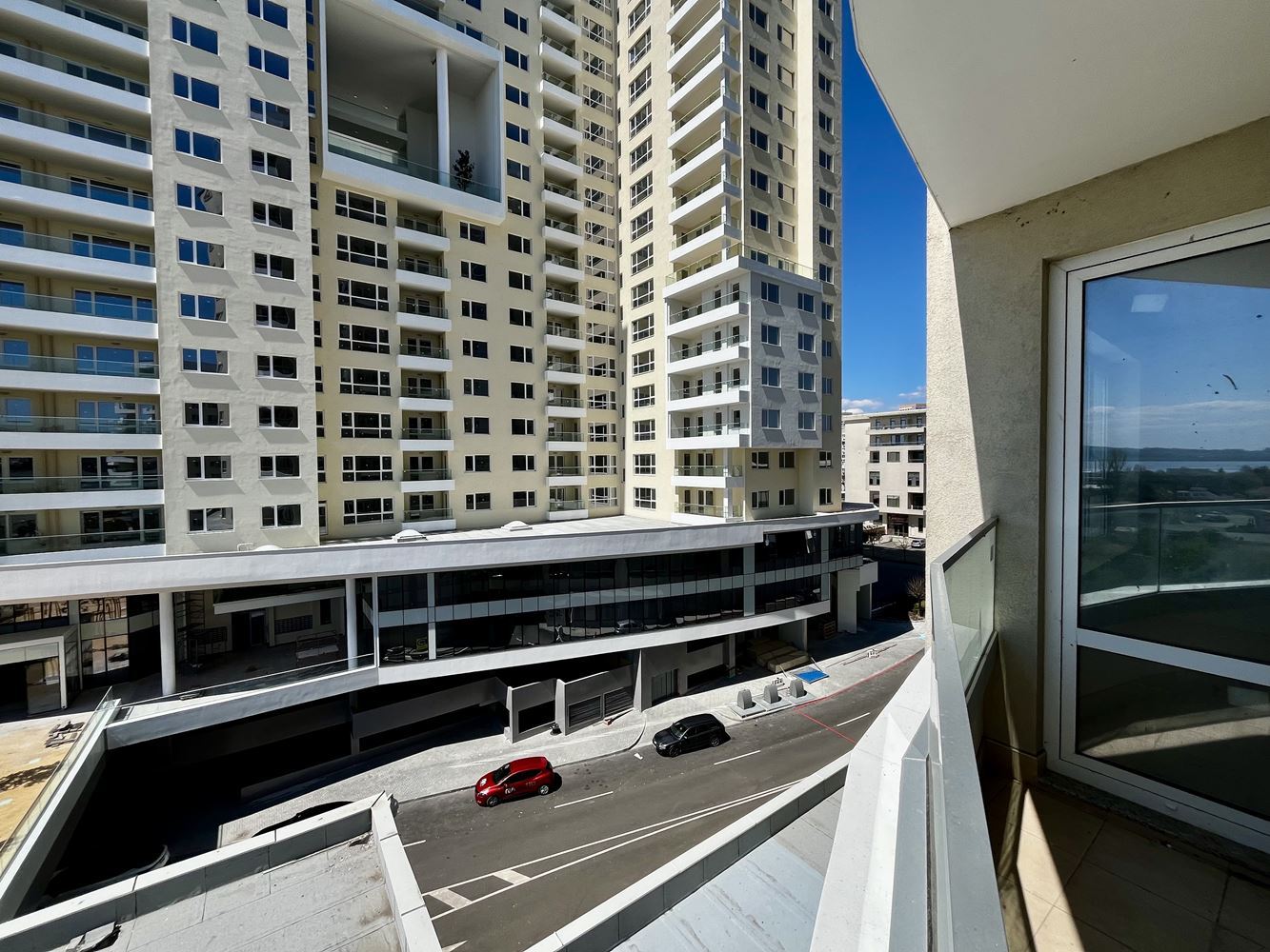 Nowoczesny apartament z jedną sypialnią z panoramicznym widokiem w prestiżowym kompleksie – gotowy do zamieszkania