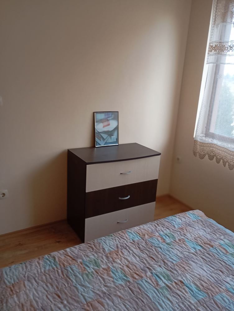  W pełni umeblowany dwupokojowy apartament 200 m od plaży w Rawdzie – cisza, zieleń i komfort w małym kompleksie