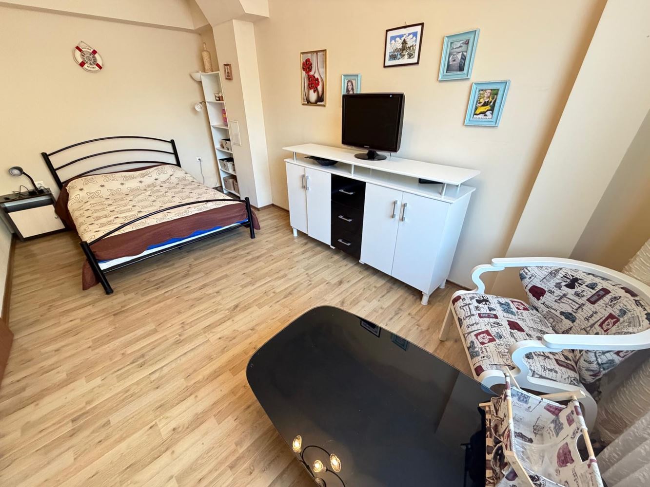Przytulny apartament z jedną sypialnią w Sarafowie – prywatne wejście, bez opłaty za utrzymanie, idealny do całorocznego zamieszkania