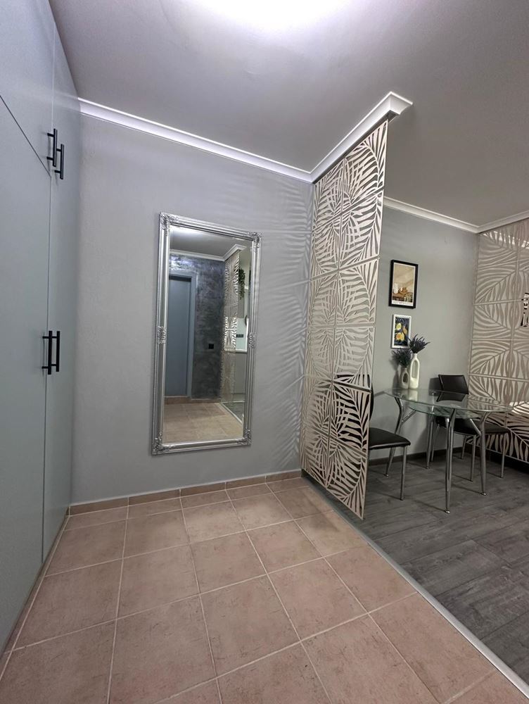 Dwupokojowe mieszkanie z częściowym widokiem na morze w Sveti Vlas – umeblowane, po remoncie, w luksusowym kompleksie zamkniętym