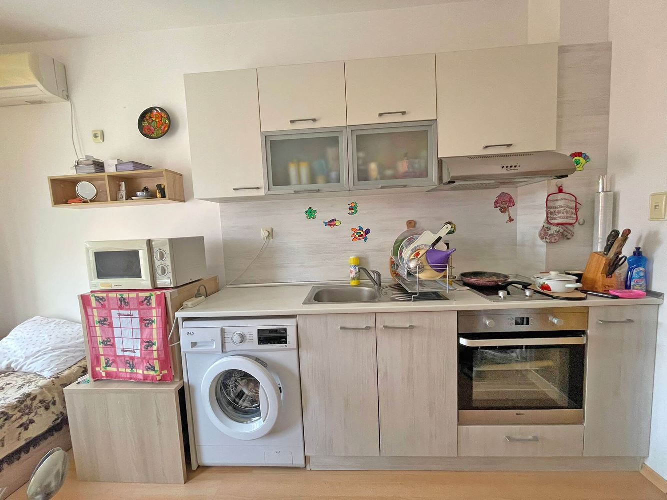 Przytulne mieszkanie z jedną sypialnią w nowoczesnym kompleksie w pobliżu Słonecznego Brzegu – komfort, spokój i doskonałe udogodnienia 