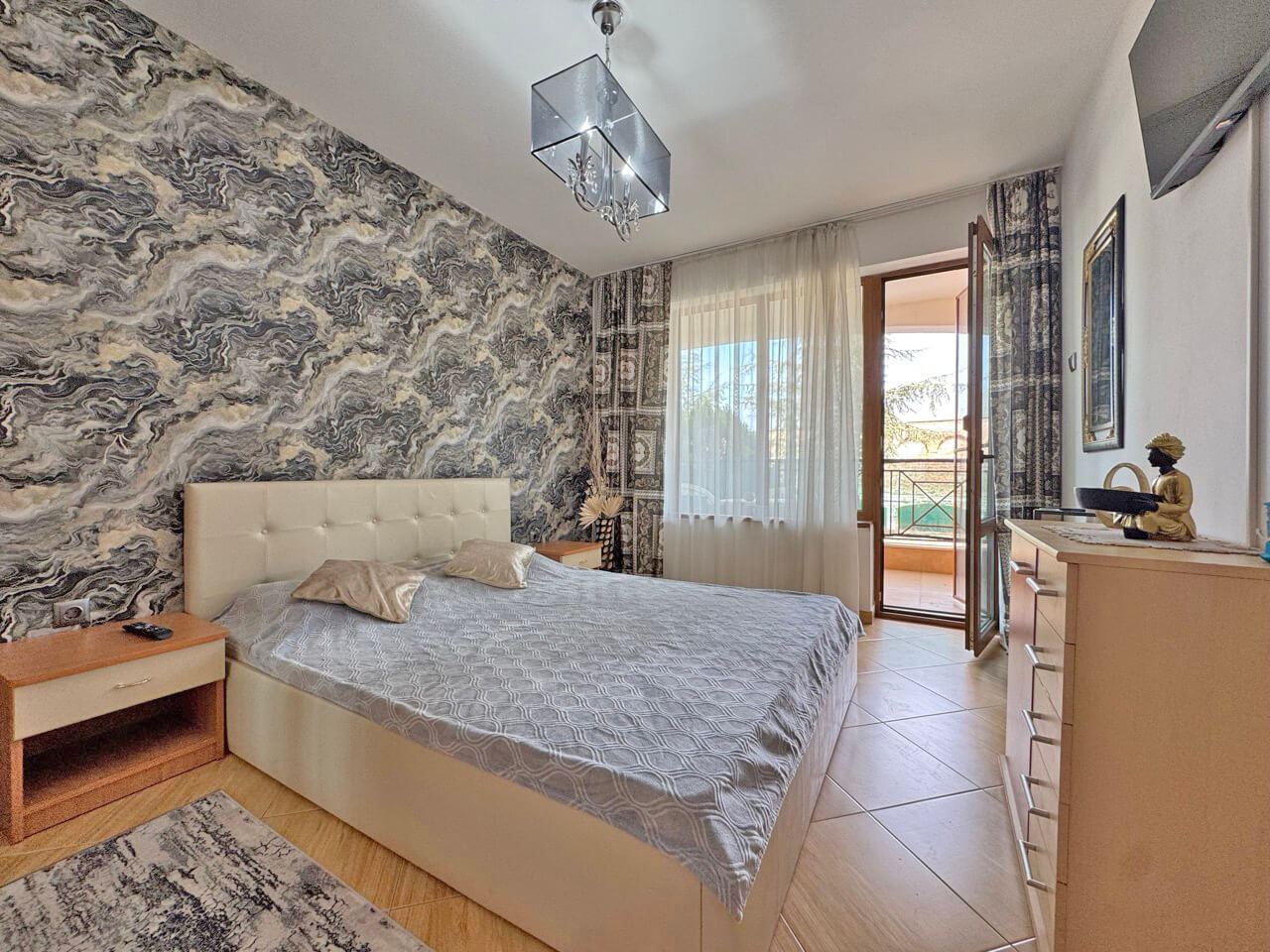 Stylowy apartament z jedną sypialnią z widokiem na basen w kurorcie Słoneczny Brzeg