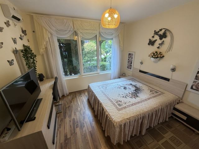 Przestronny apartament z trzema sypialniami, blisko morza, z doskonałą infrastrukturą kompleksu