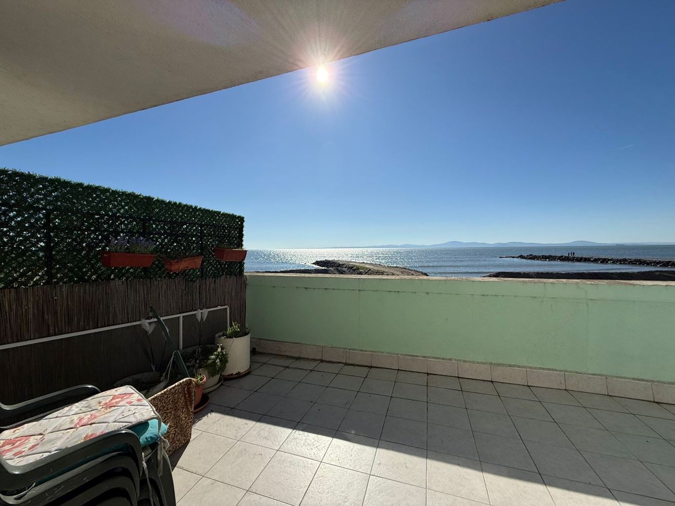 Luksusowe mieszkanie z jedną sypialnią z panoramicznym widokiem na morze w Pomorie