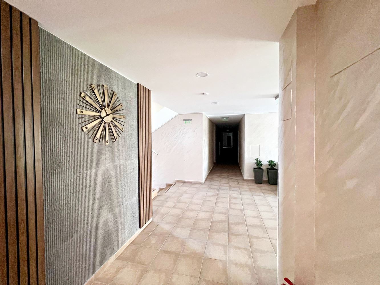 Stylowe mieszkanie z jedną sypialnią z niską opłatą za utrzymanie w doskonałym kompleksie w Słonecznym Brzegu – gotowe do zamieszkania lub inwestycji