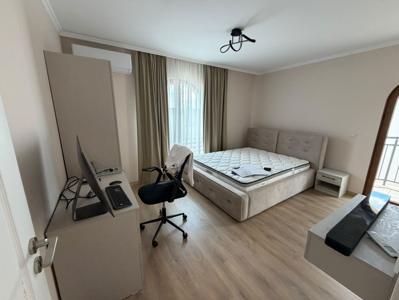 Luksusowy apartament z dwiema sypialniami w nowym kompleksie niedaleko Słonecznego Brzegu – komfort, bezpieczeństwo i doskonała inwestycja