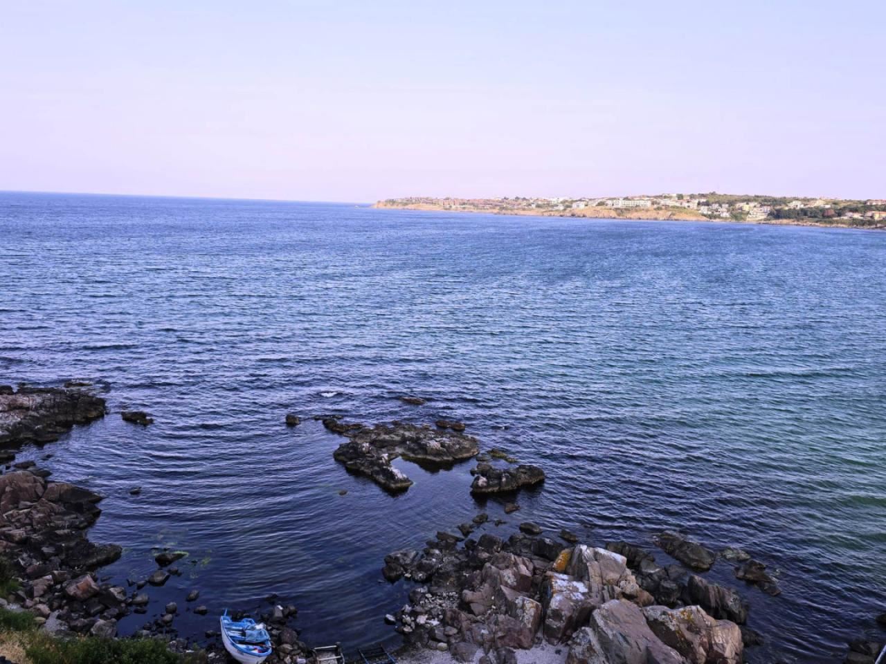 Sozopol – mieszkanie dwupokojowe w absolutnej pierwszej linii brzegowej przy plaży Harmani