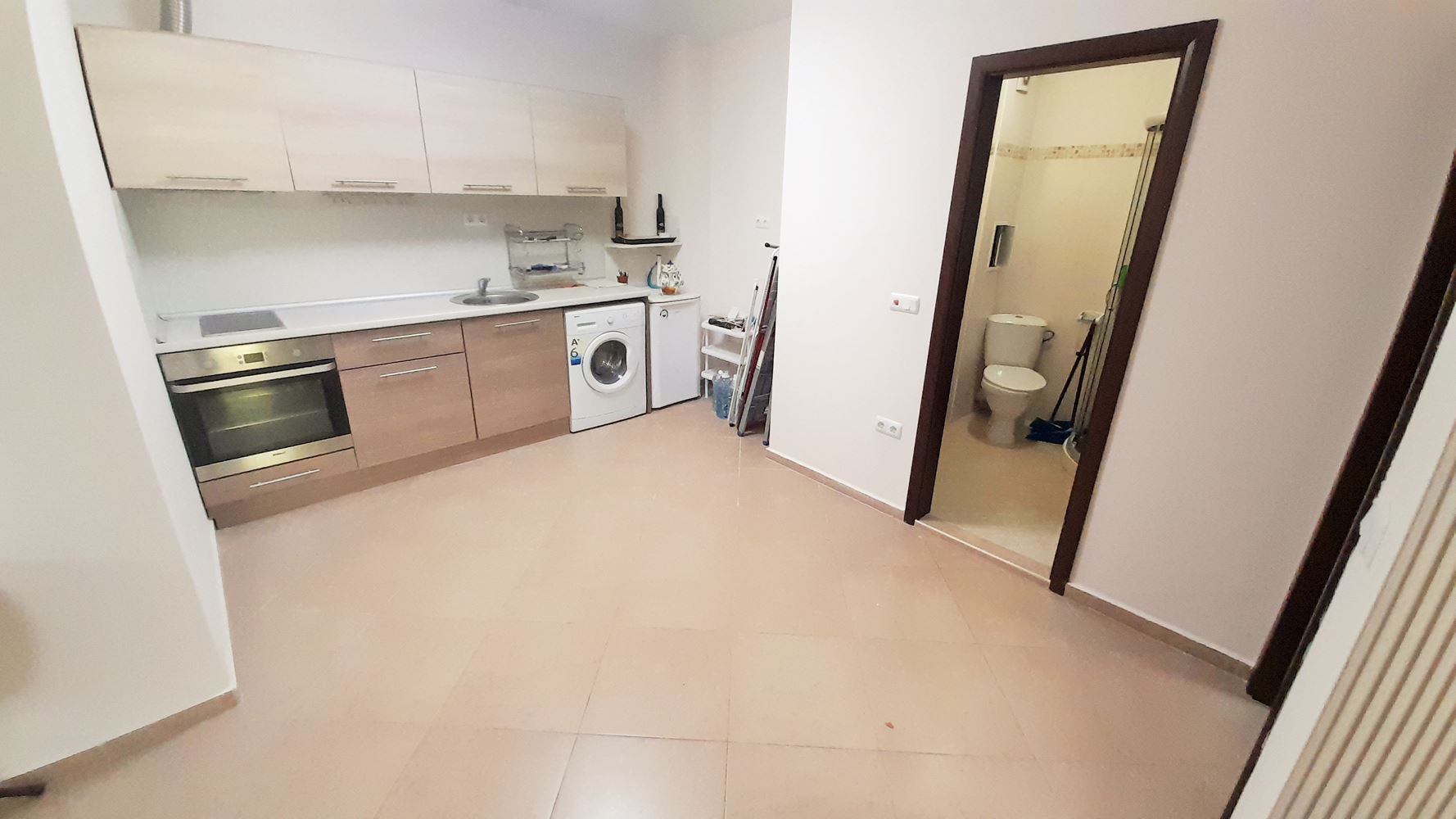 Przestronny apartament z jedną sypialnią w Słonecznym Brzegu – komfort, zieleń i doskonałe warunki do wypoczynku