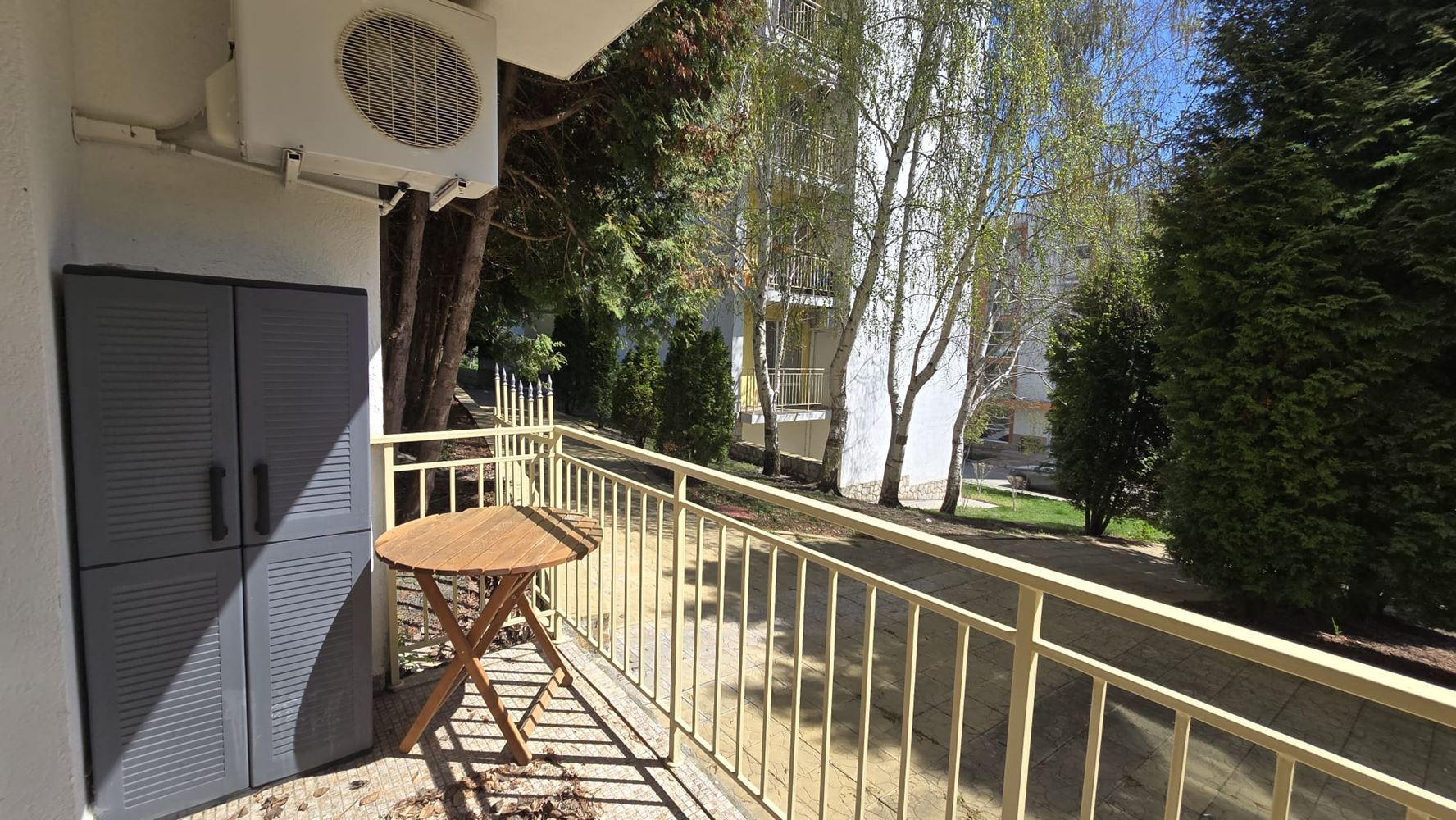 Stylowy apartament z jedną sypialnią w elitarnym kompleksie w Świętym Własie – komfort, spokój i całoroczna wygoda