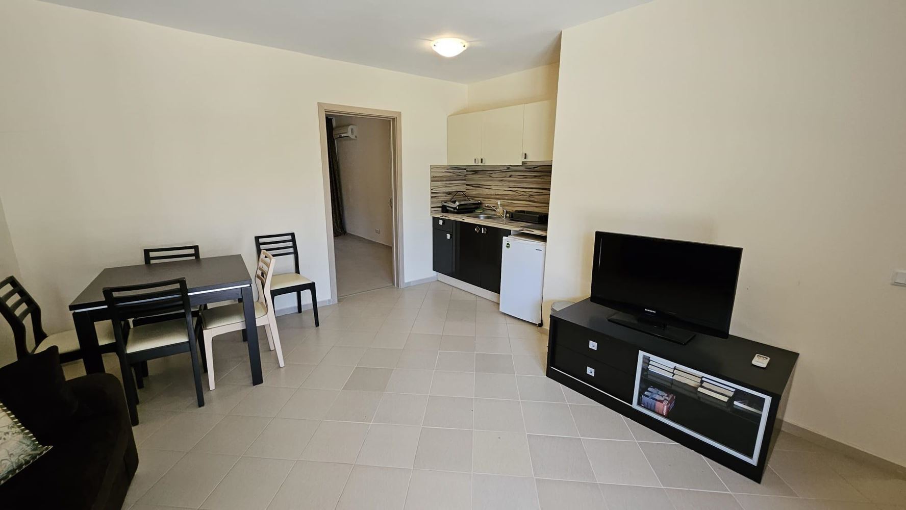 Przestronny apartament z dwiema sypialniami z doskonałym potencjałem w Słonecznym Brzegu – 110 m² komfortu i funkcjonalności