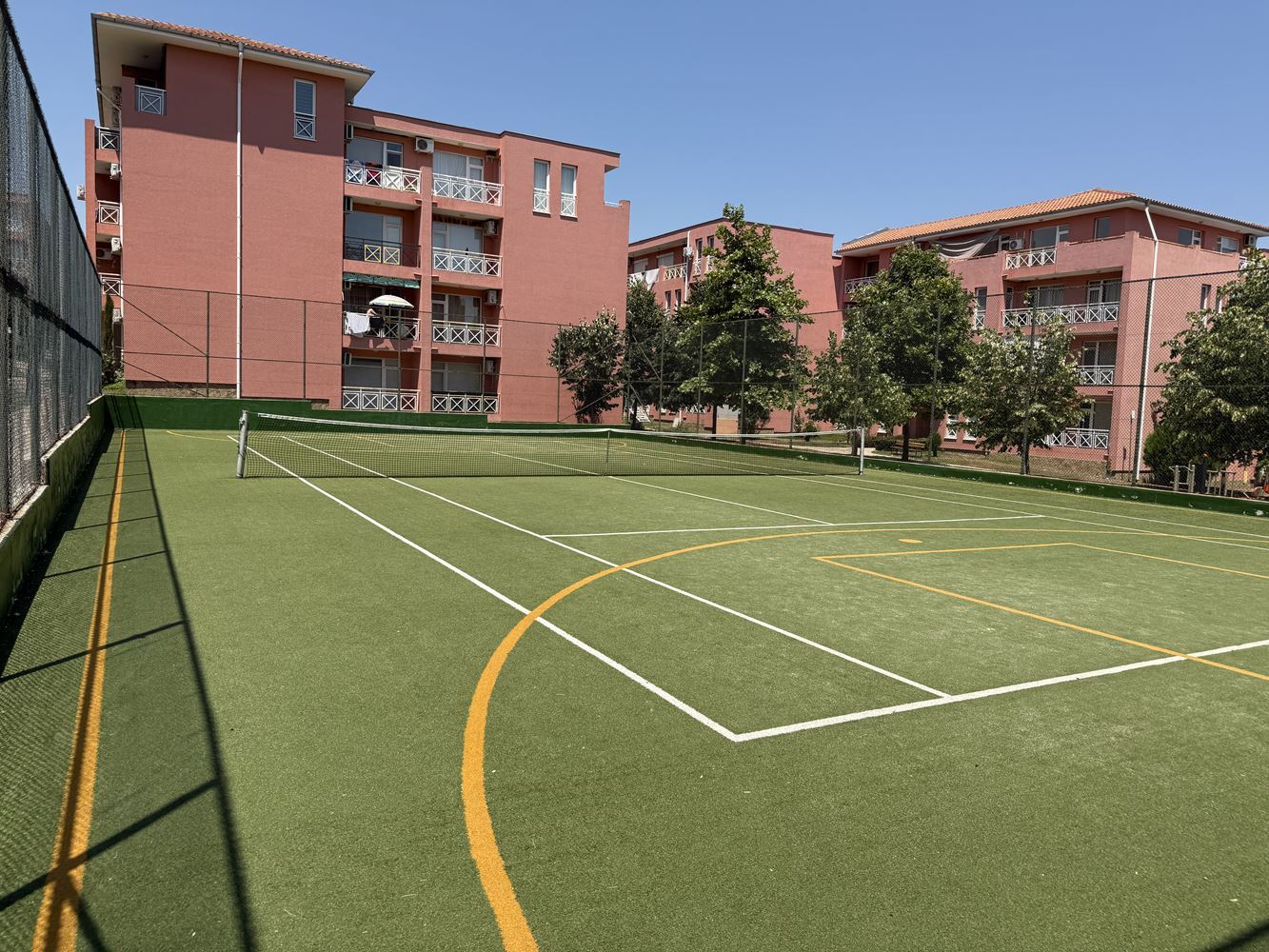 W pełni umeblowane mieszkanie z jedną sypialnią z widokiem na basen w Słonecznym Brzegu