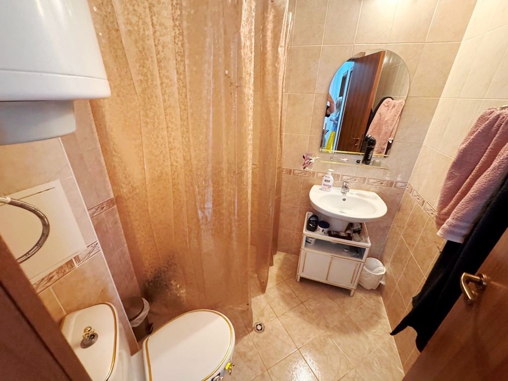 Stylowe w pełni umeblowane mieszkanie trzypokojowe w Słonecznym Brzegu w kompleksie z doskonałymi udogodnieniami