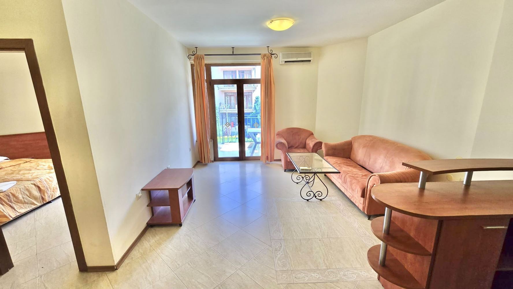 Apartament z jedną sypialnią w pobliżu Cacao Beach z widokiem na basen – gotowe dokumenty i doskonały potencjał inwestycyjny