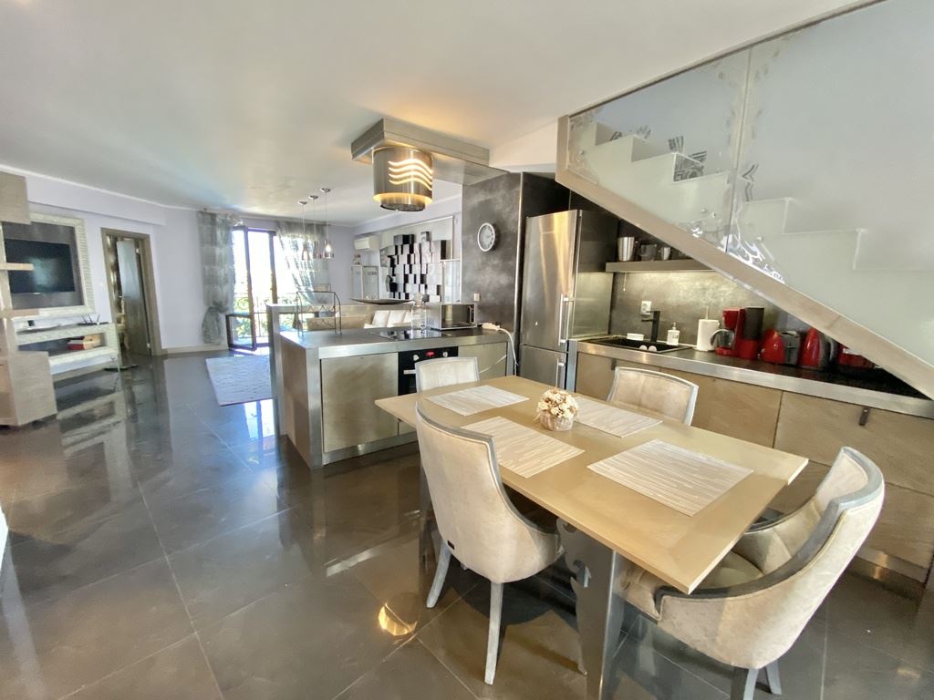 Unikalny apartament dwupoziomowy w kompleksie klasy premium w mieście Nesebyr