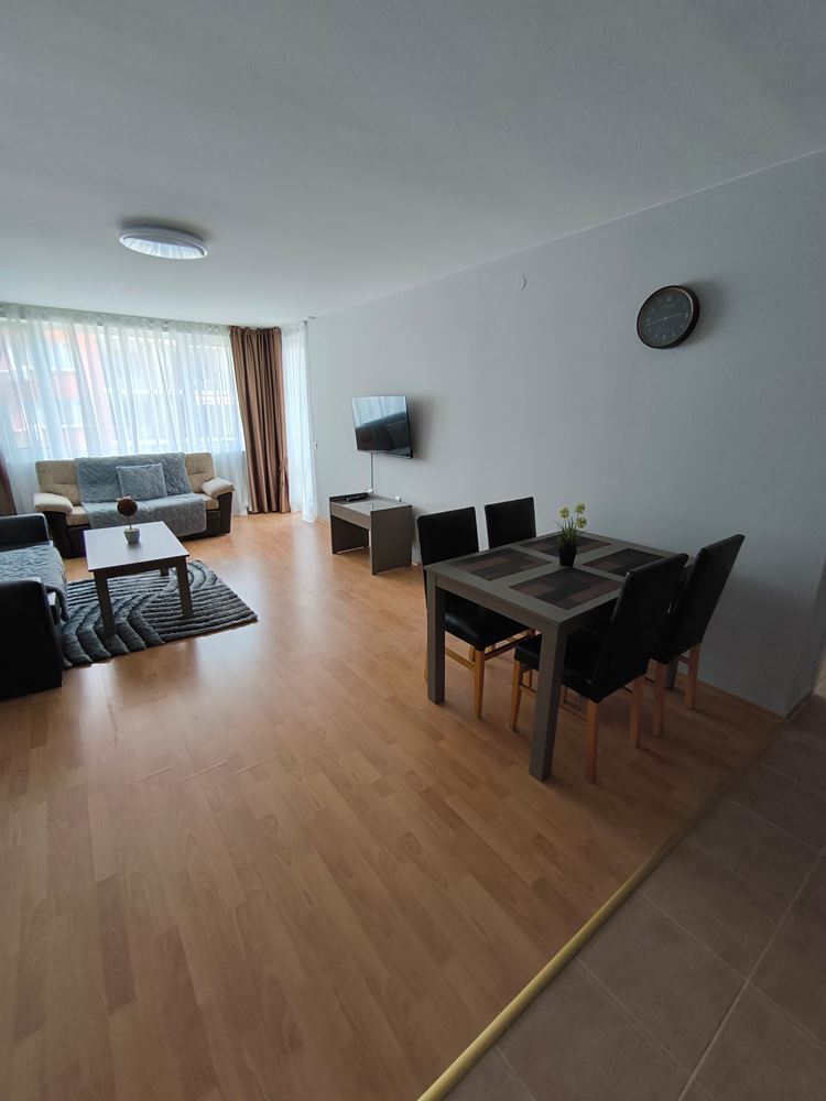 Luksusowy apartament z jedną sypialnią w pierwszej linii brzegowej w Świętym Własie