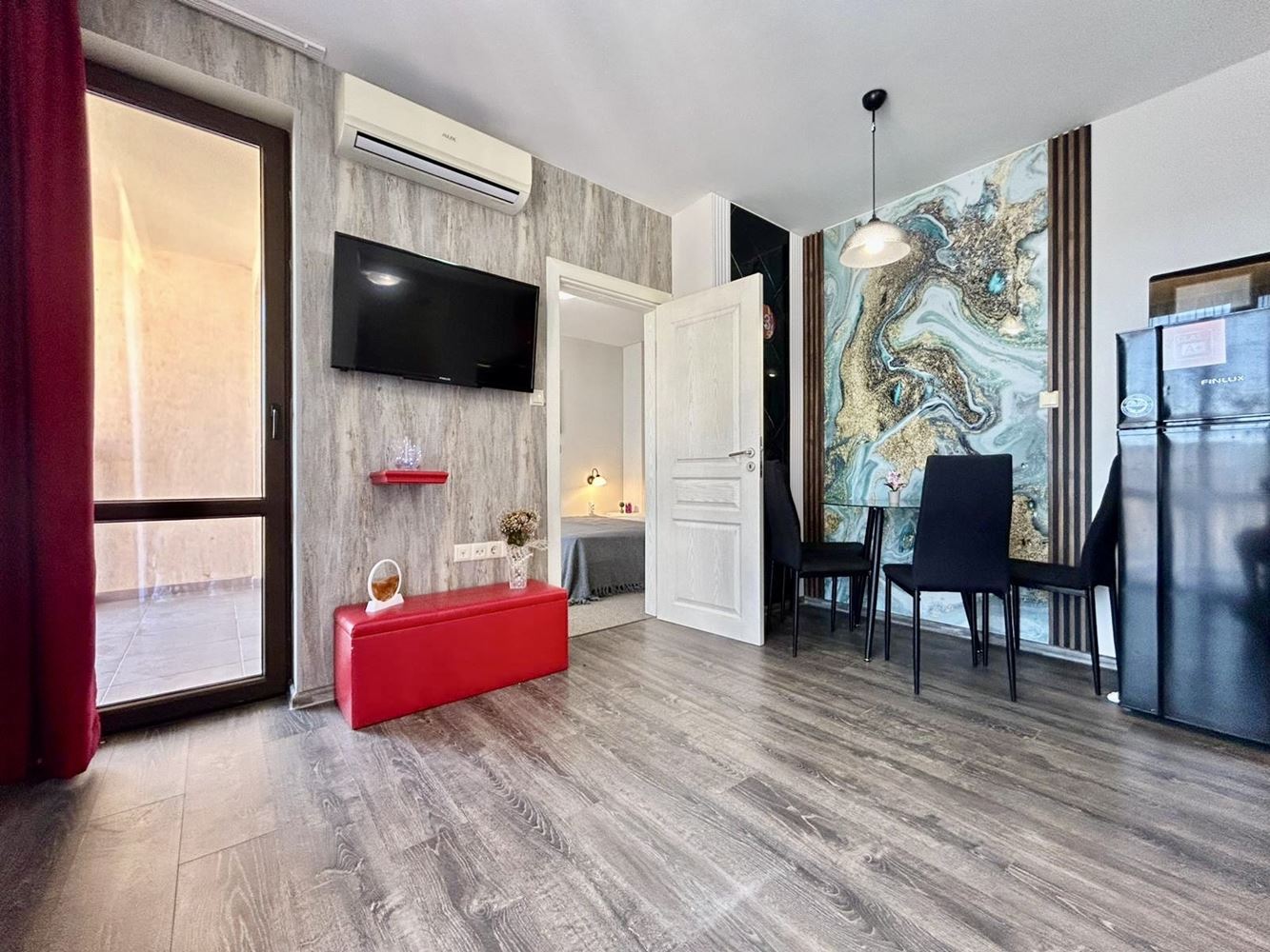 Apartament z jedną sypialnią i dwoma przestronnymi tarasami w Słonecznym Brzegu – w pełni umeblowany i gotowy do użytkowania