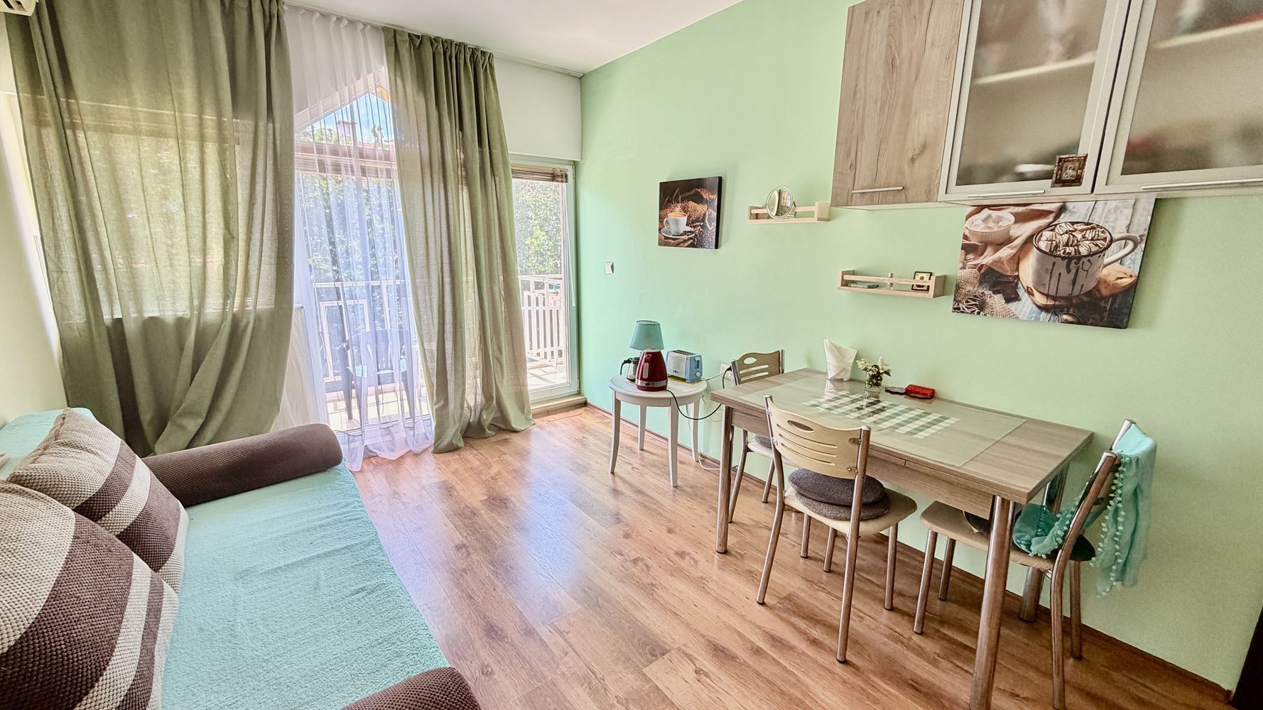 Apartament z jedną sypialnią w Słonecznym Brzegu – spokój, zieleń i komfort w sercu kurortu