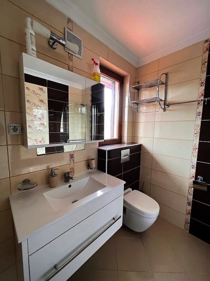 Komfortowy dwupoziomowy apartament z dwiema sypialniami i panoramą morza w Sveti Vlas – nieruchomość w prestiżowej lokalizacji z imponującym widokiem