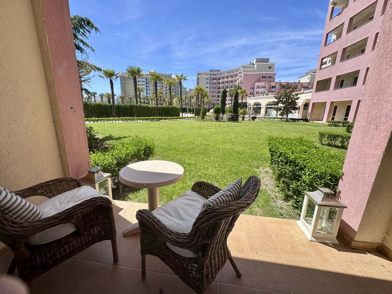  Luksusowe mieszkanie z jedną sypialnią w prestiżowym kompleksie pierwszej linii – komfort, styl i nieskończone udogodnienia