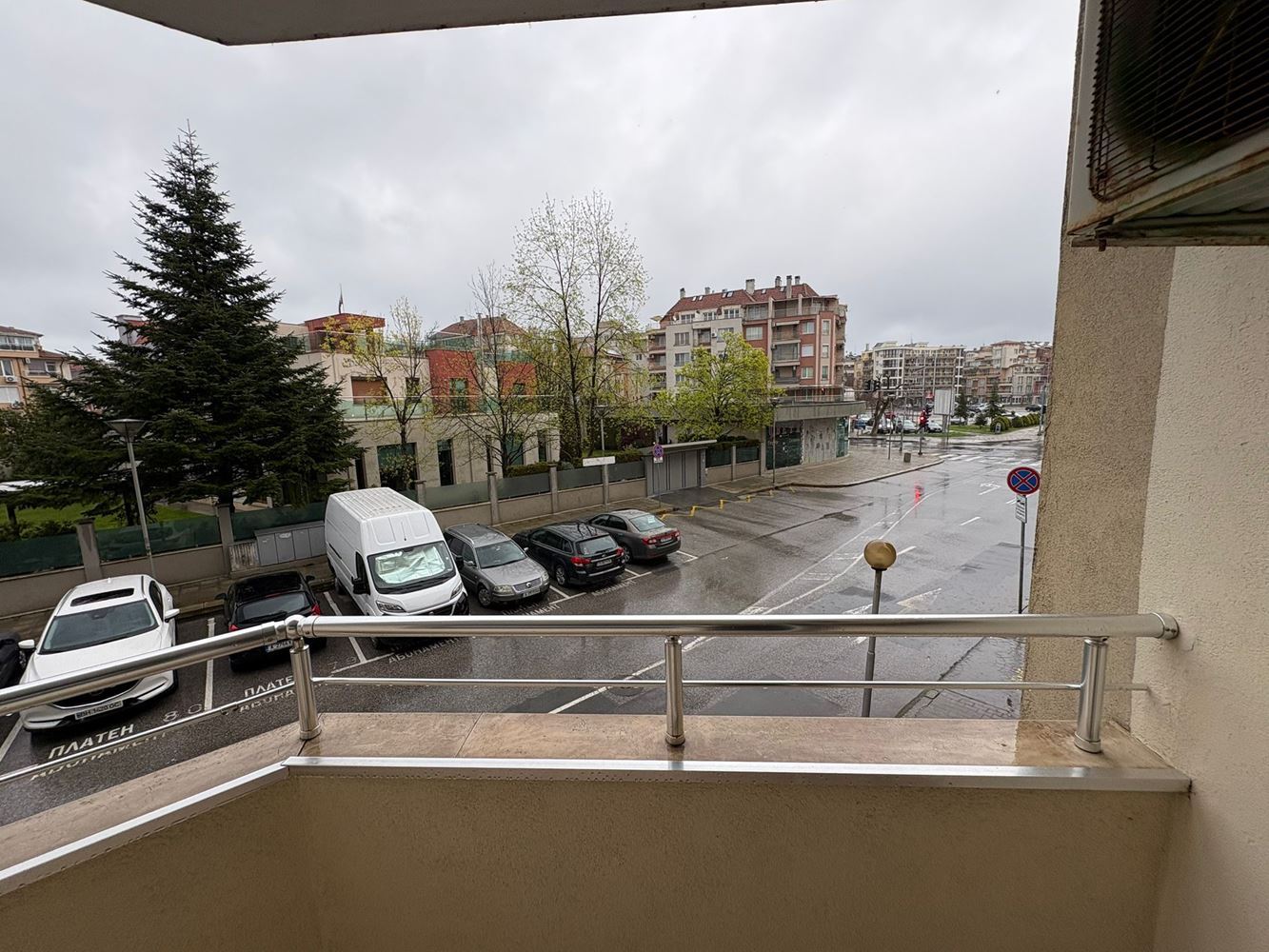  Przestronna, w pełni umeblowana kawalerka w Pomorie – ekspozycja wschodnia i doskonała lokalizacja 400 m od morza