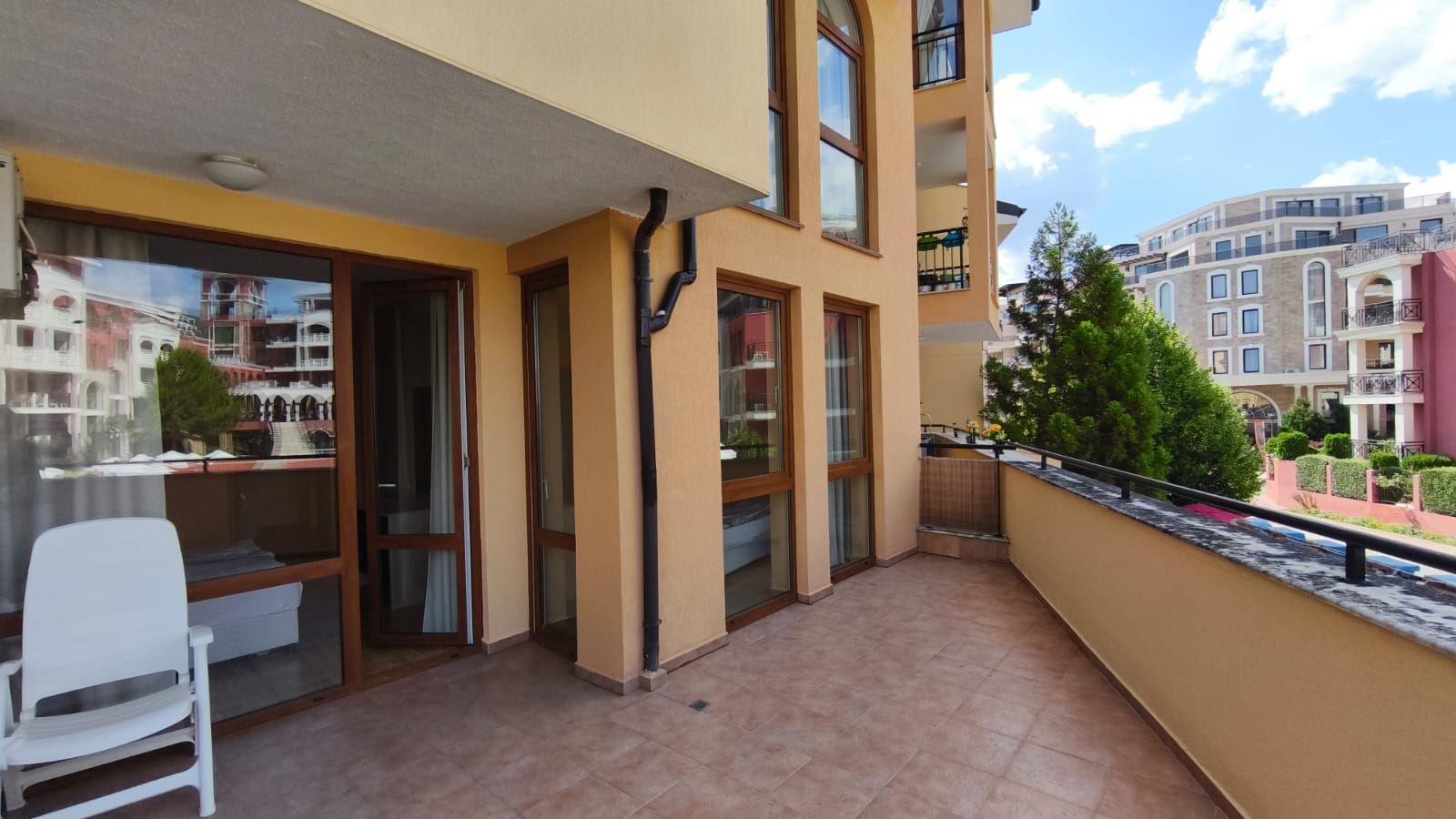 Przestronny apartament z dwiema sypialniami i widokiem na morze w Sveti Vlas, 200 metrów od plaży