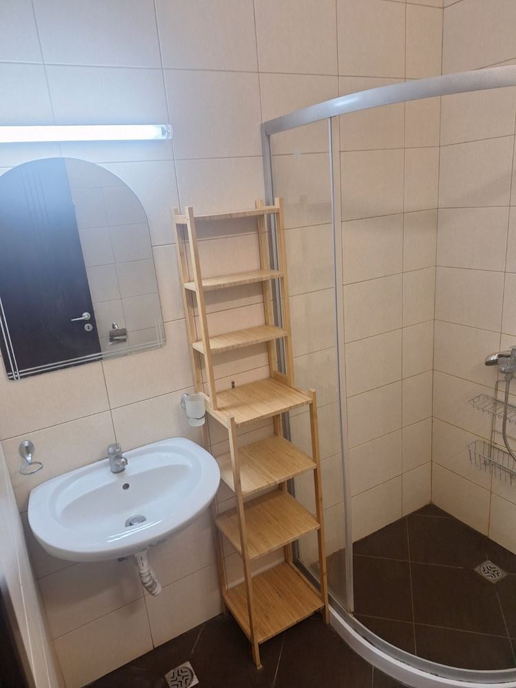 Mieszkanie dwupokojowe w pierwszej linii brzegowej z panoramicznym widokiem na morze i przestronnym tarasem