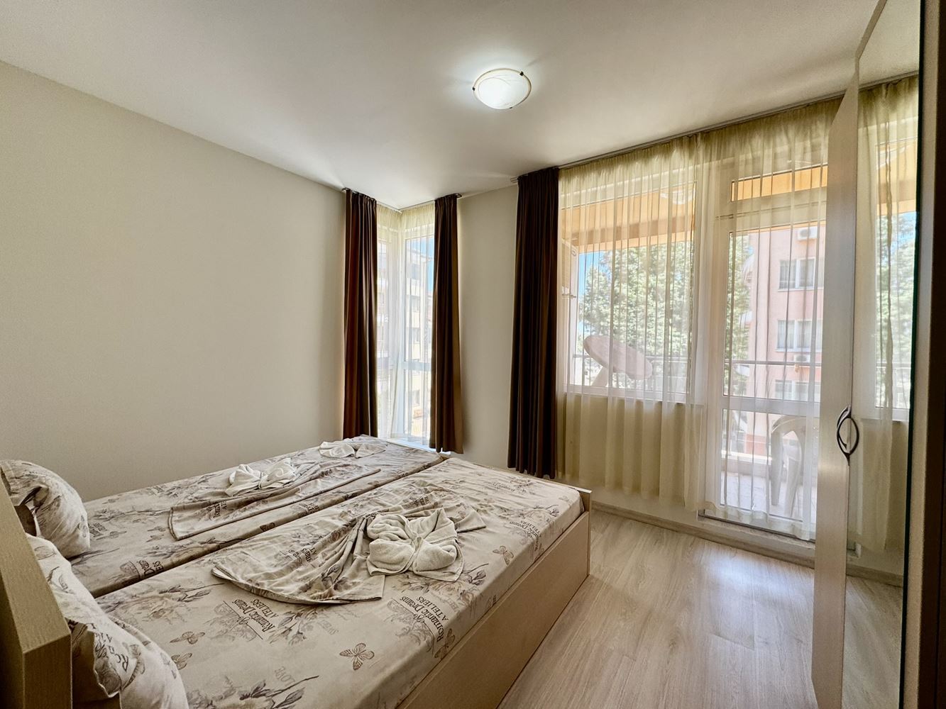 Odkryj swój nowy dom nad morzem - apartament z dwiema sypialniami w centralnej części Słonecznego Brzegu