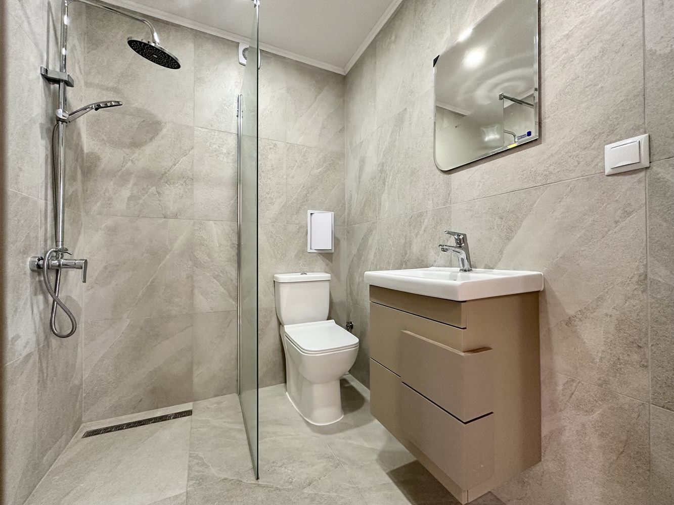 Przytulne mieszkanie z jedną sypialnią z widokiem na basen i tereny zielone w Słonecznym Brzegu – gotowe do użytku