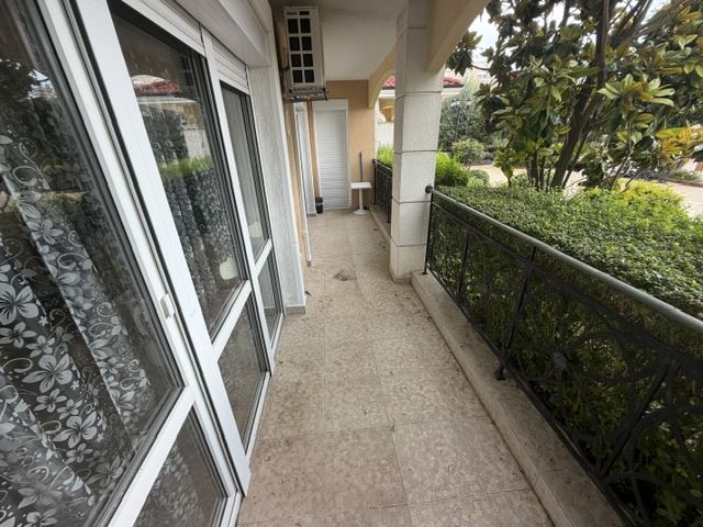 Przestronny apartament z trzema sypialniami, blisko morza, z doskonałą infrastrukturą kompleksu