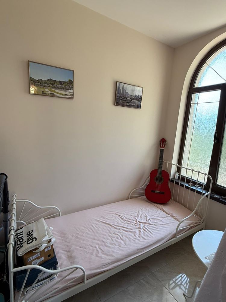 Luksusowy apartament typu mezonet z przestronną werandą i widokiem na basen w Świętym Własie