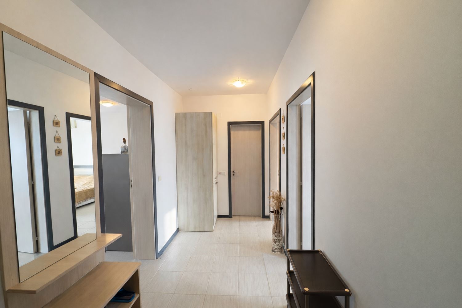 Apartament trzypokojowy z widokiem na morze i prywatną plażą w prestiżowym kompleksie w Czernomorcu