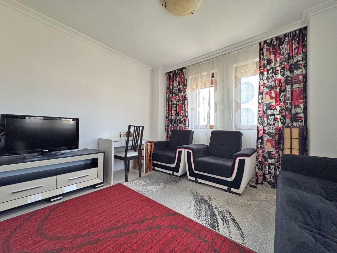 Przestronne mieszkanie z 2 sypialniami w butikowym kompleksie kilka metrów od morza w Sveti Vlas