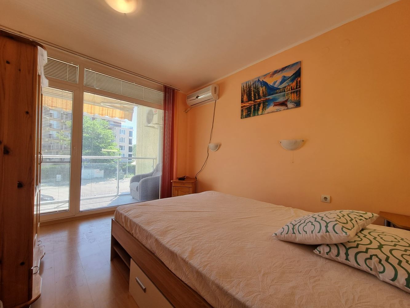 Umeblowany apartament z jedną sypialnią w Słonecznym Brzegu – funkcjonalna nieruchomość z udogodnieniami i niską opłatą eksploatacyjną