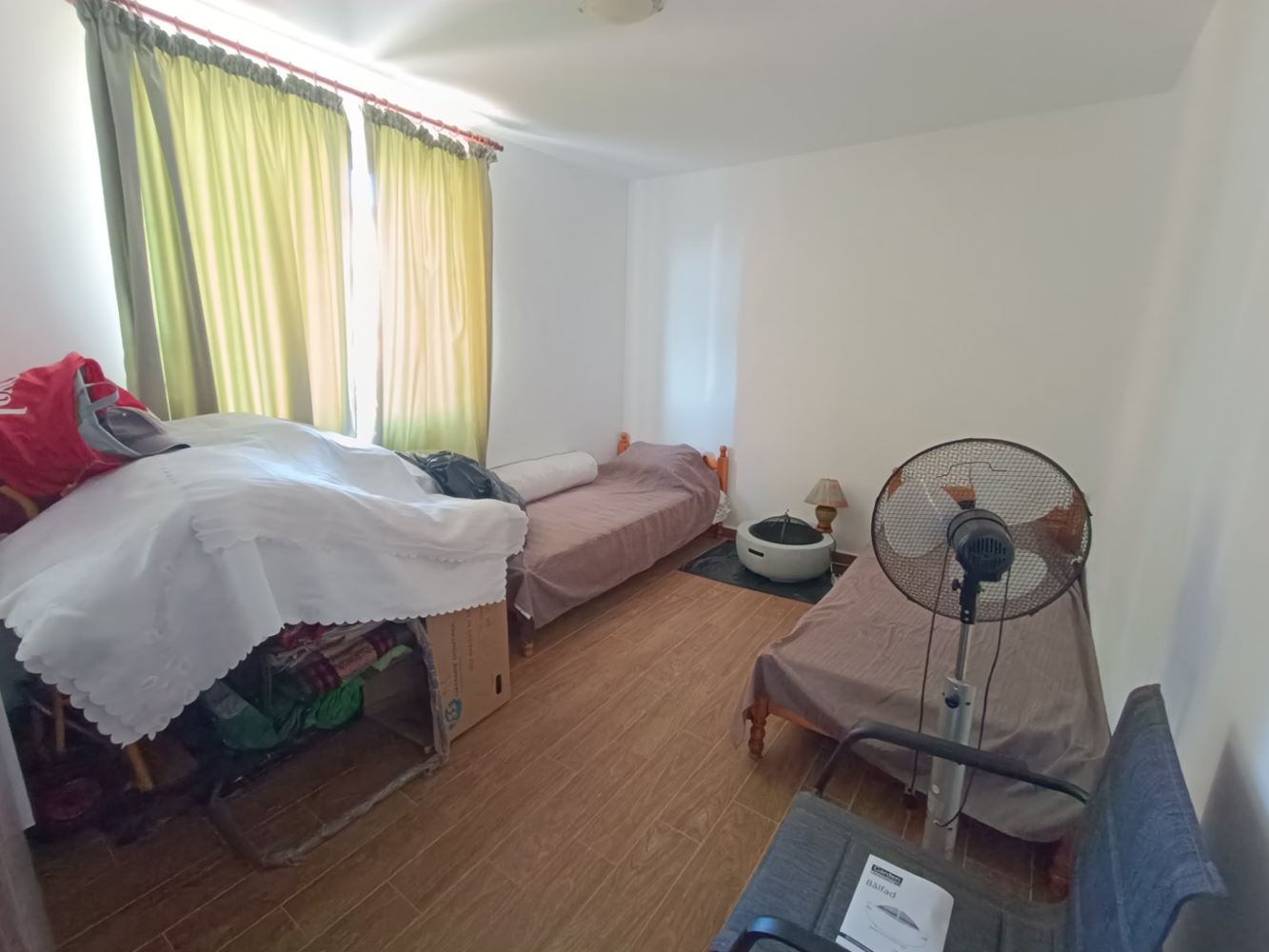 Apartament z dwiema sypialniami i widokiem na morze bez opłaty eksploatacyjnej w Swetim Własie
