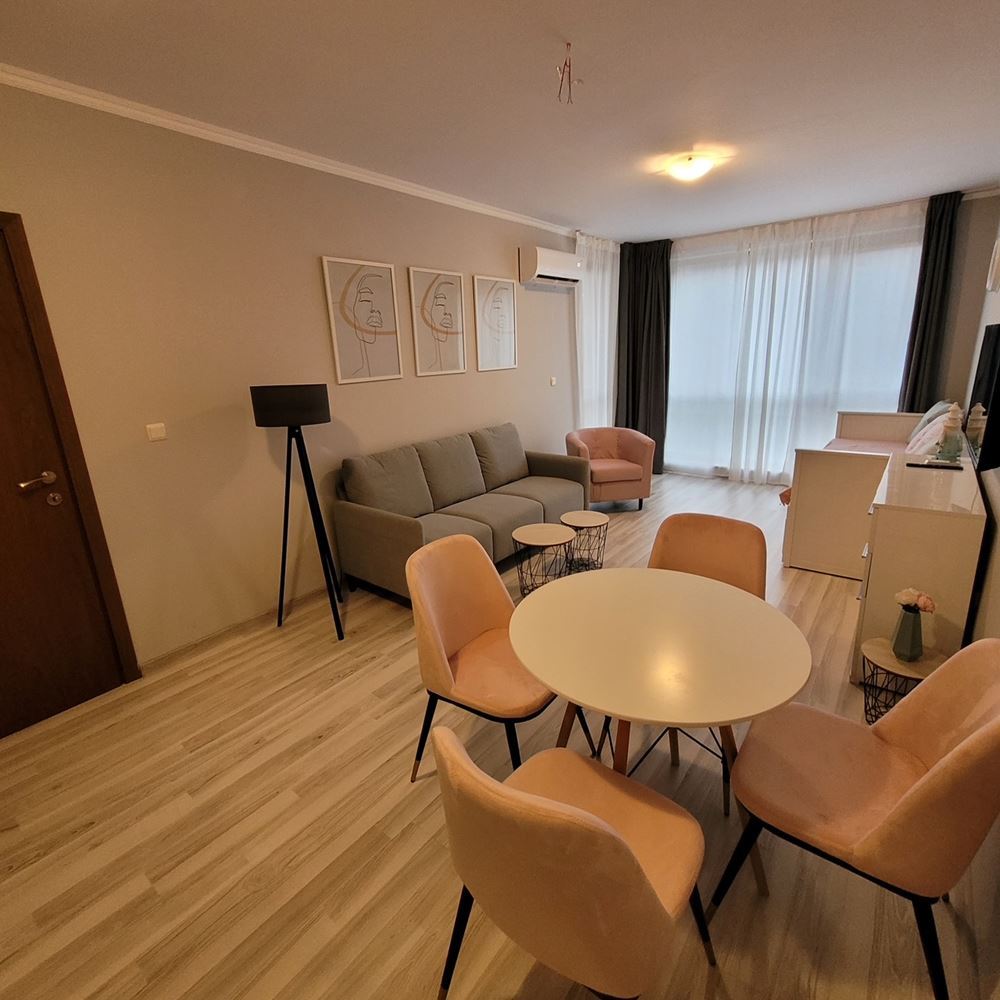 Przytulny apartament z jedną sypialnią z nowym wyposażeniem w zamkniętym kompleksie nad morzem w kurorcie Elenite