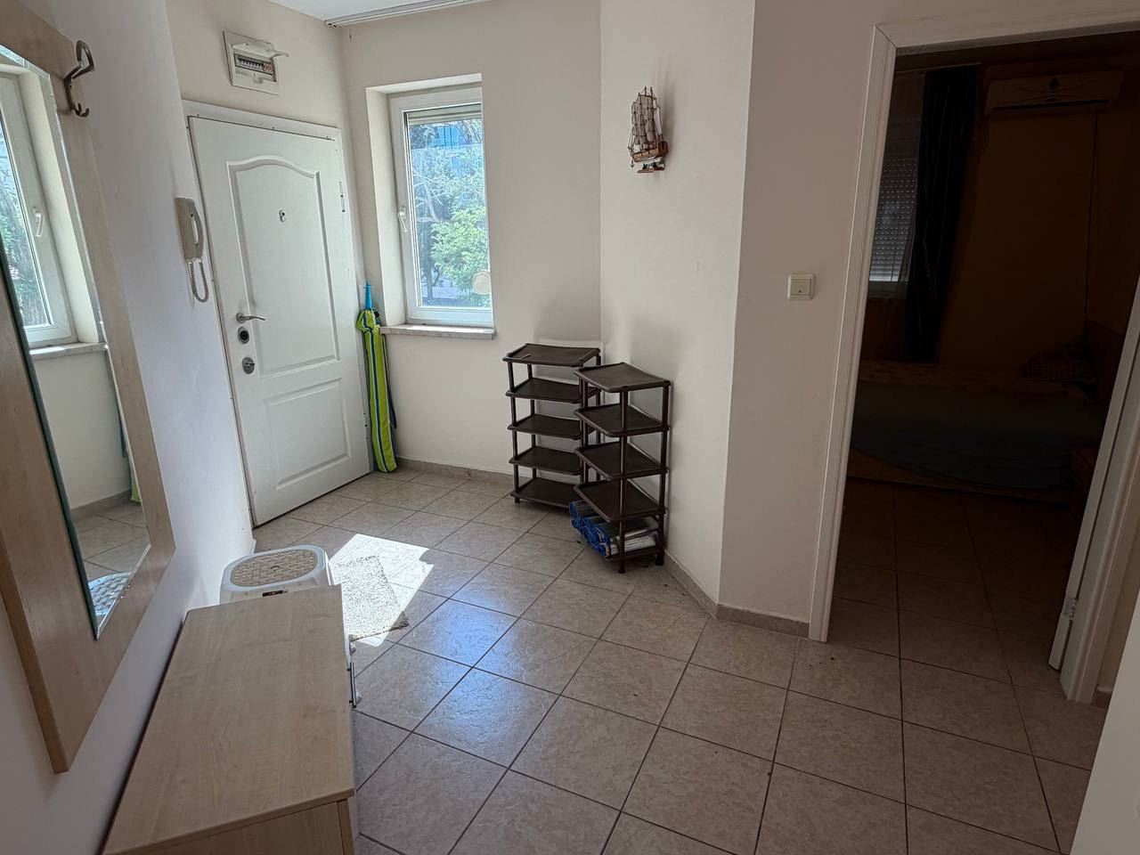 Przestronny apartament z dwiema sypialniami 200 m od plaży w Słonecznym Brzegu – z niską opłatą za utrzymanie