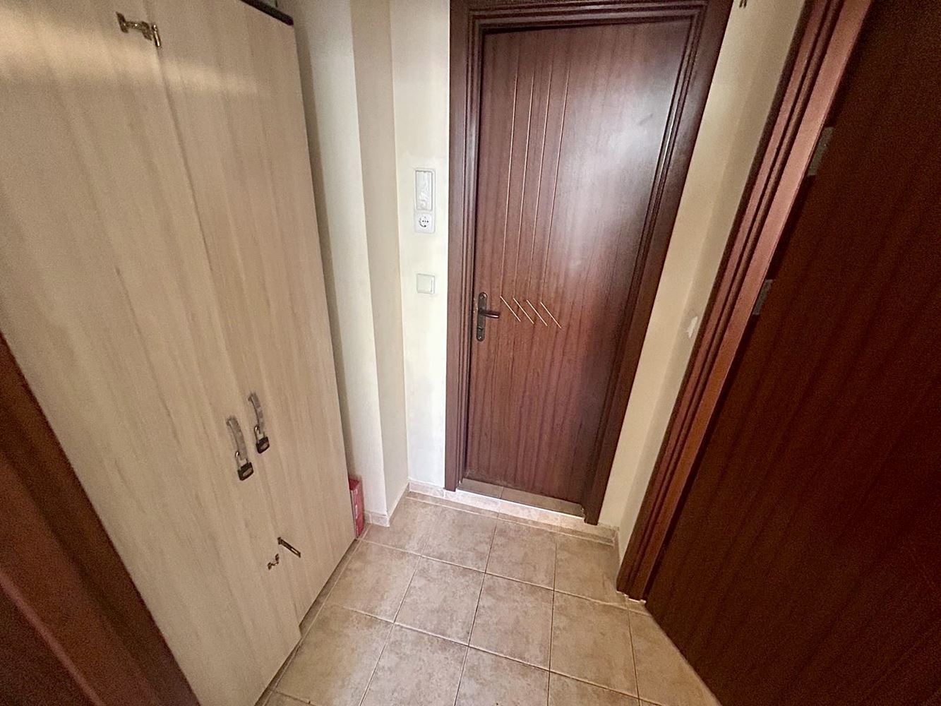 Przestronny apartament z jedną sypialnią i widokiem na zieleń w Nesebyrze – gotowy do zamieszkania