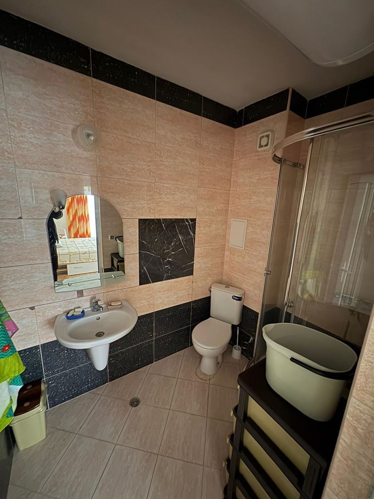 Przestronne studio w sercu Starego Miasta w Pomorie – zaledwie kilka kroków od morza