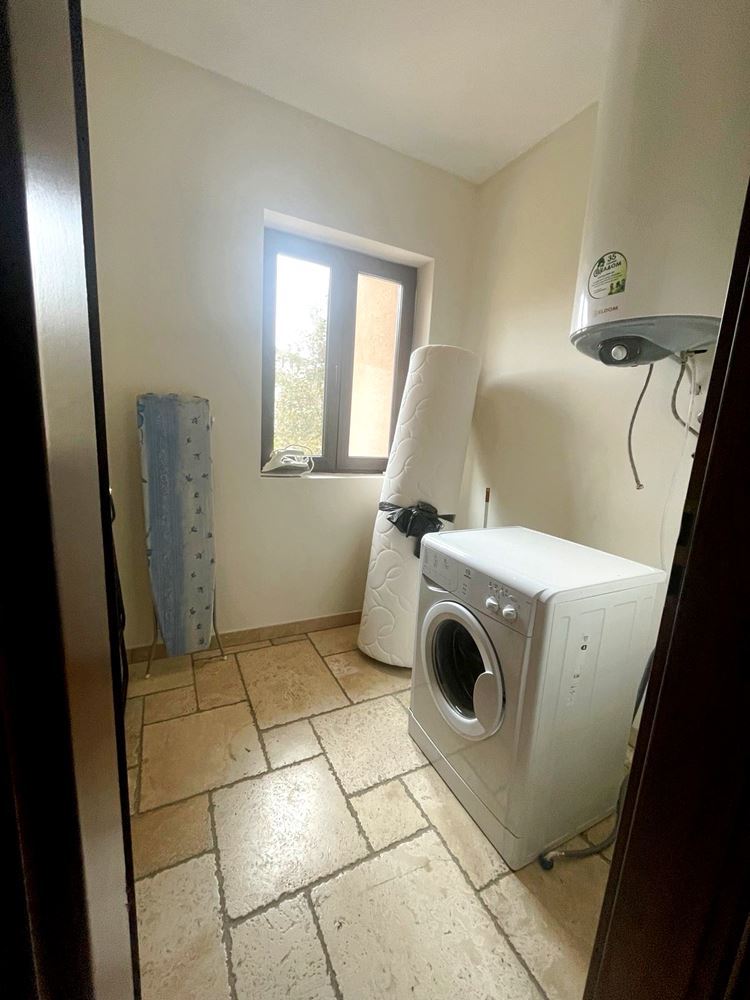 Przestronny umeblowany apartament z dwiema sypialniami i widokiem na morze w pobliżu Bałcziku – komfort wśród natury i Golfowej Riwiery