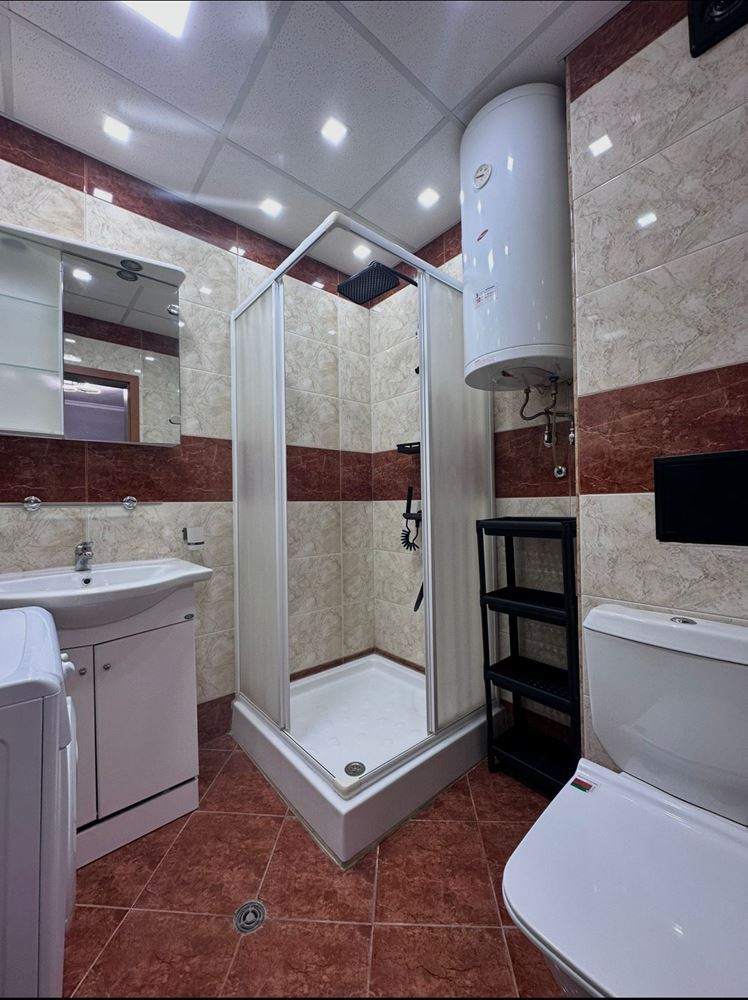 Dwupokojowe mieszkanie z częściowym widokiem na morze w Sveti Vlas – umeblowane, po remoncie, w luksusowym kompleksie zamkniętym