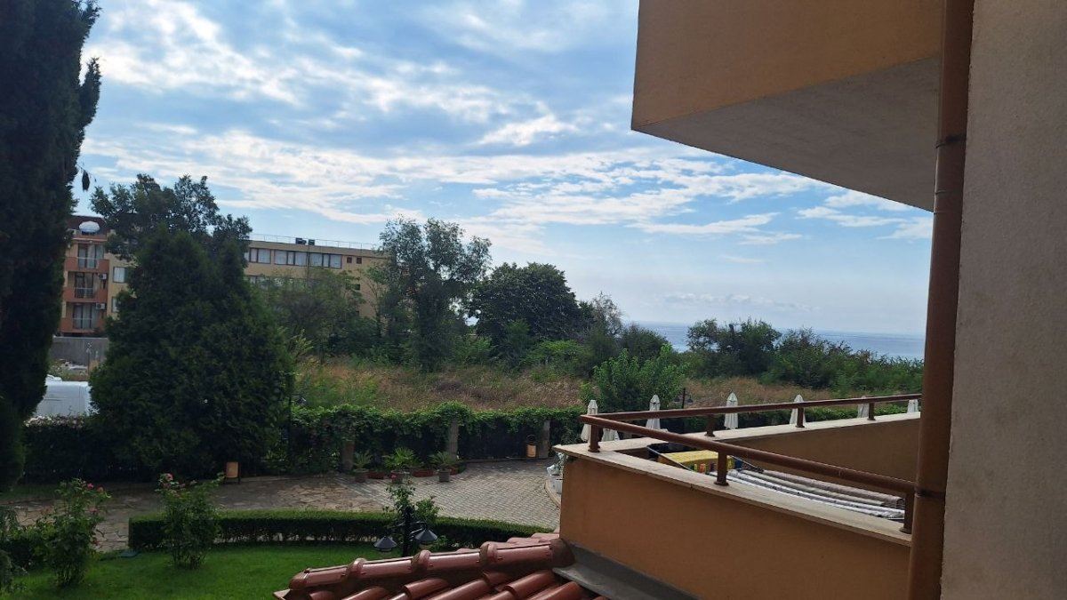 Przestronny apartament z dwiema sypialniami zaledwie kilka metrów od plaży w Rawdzie