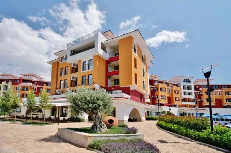 Przestronne mieszkanie z dwoma sypialniami na pierwszej linii w Aheloy – komfort, luksus i wygoda dla całej rodziny