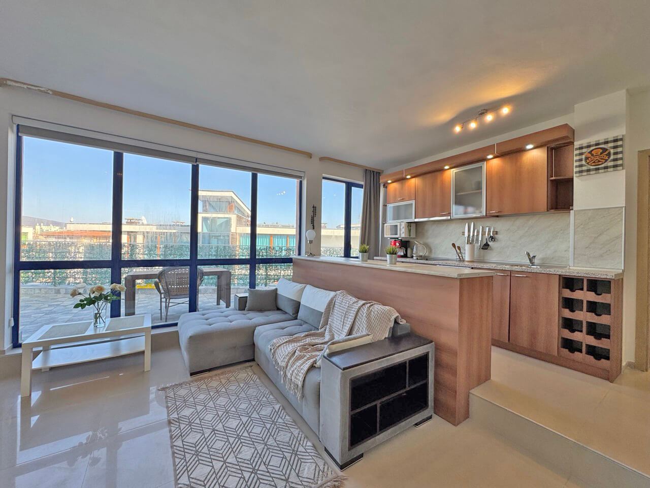 Luksusowy penthouse w Słonecznym Brzegu z imponującym tarasem panoramicznym i doskonałą lokalizacją