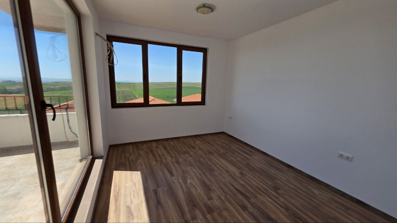 Przestronny apartament z widokiem na morze w Acheloi – cisza, zieleń i luksusowe udogodnienia