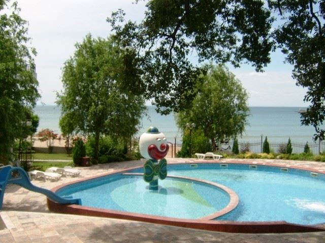 Panoramiczny apartament z dwiema sypialniami kilka metrów od plaży w Elenite z niesamowitym widokiem na zatokę