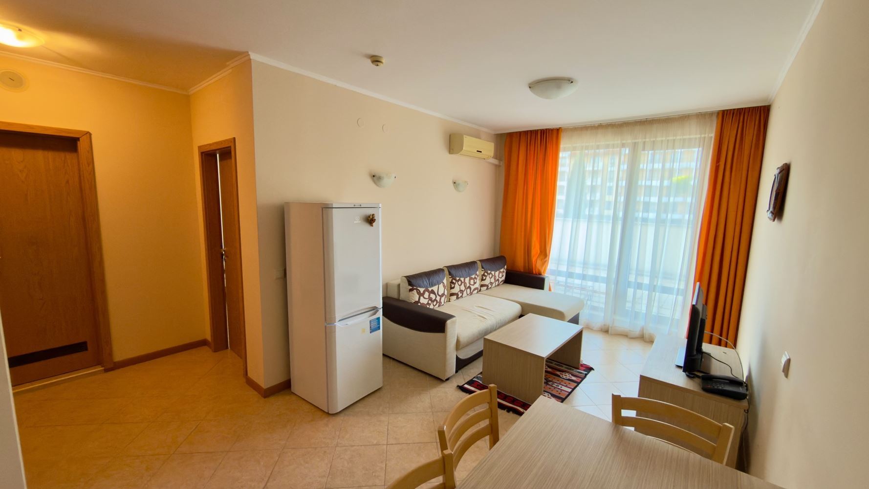 Przestronny apartament z jedną sypialnią, dużym tarasem i widokiem na basen w Słonecznym Brzegu