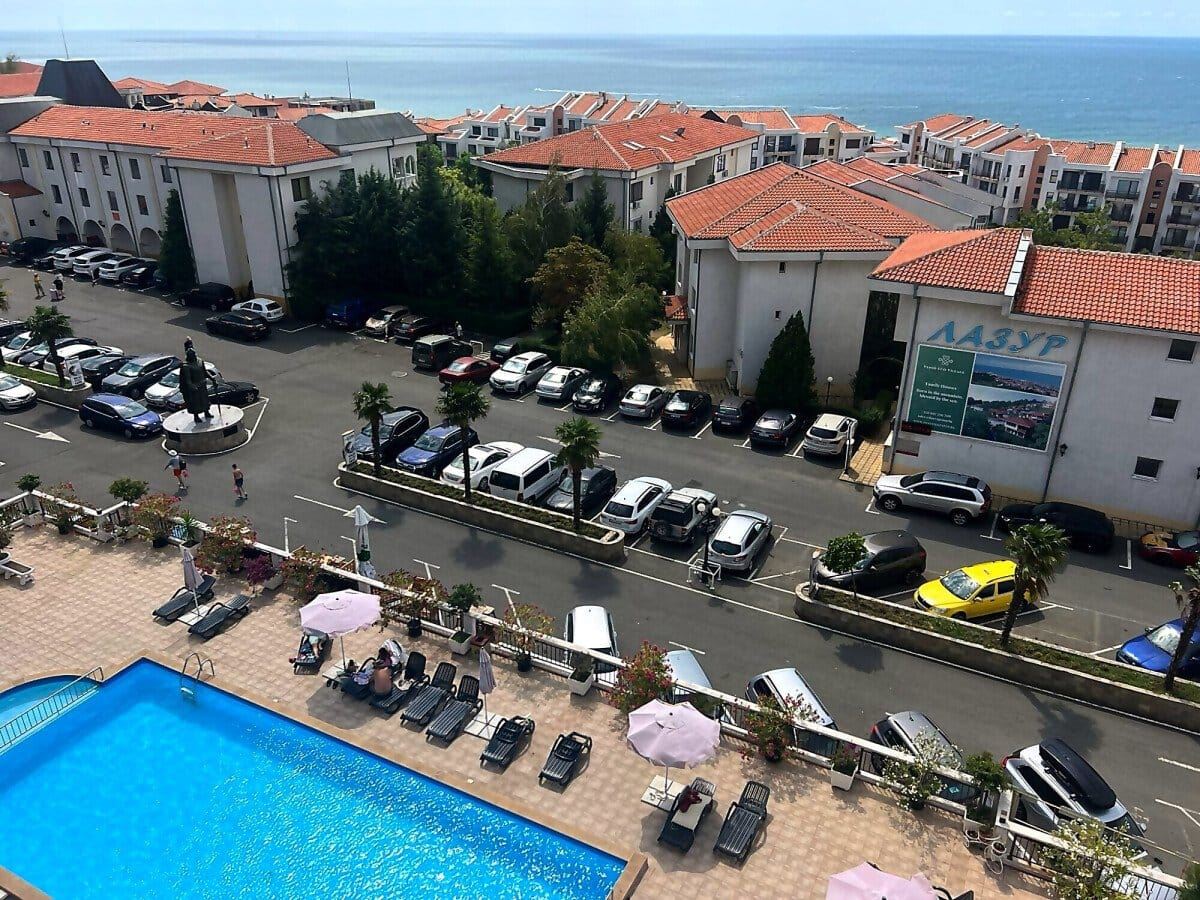 Przestronne mieszkanie czteropokojowe z wyjątkowym panoramicznym widokiem na całą zatokę w Sveti Vlas